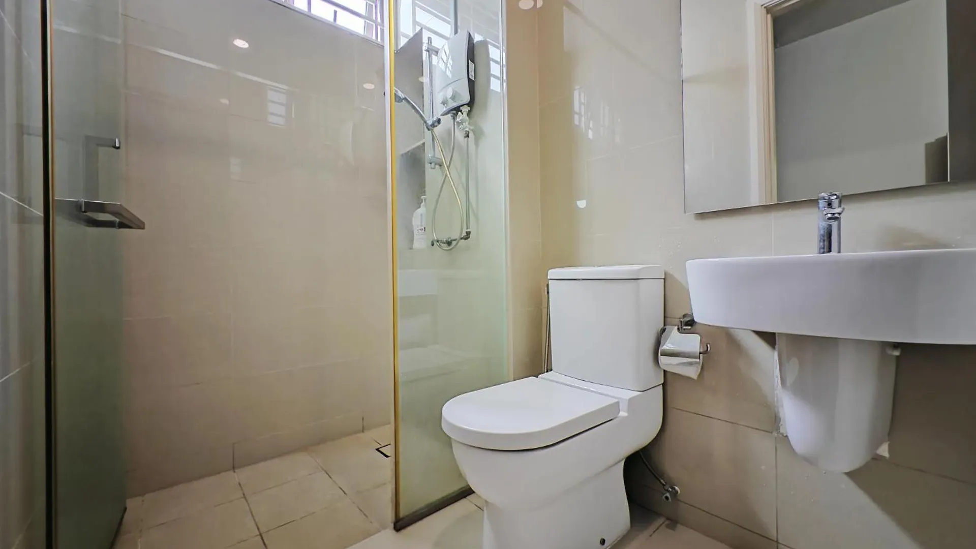 Vakantiehuis 162 Home4Stay Deluxe Big 3Story 6Rooms 20Pax Wedding Usm Arena Bridge Gelugor